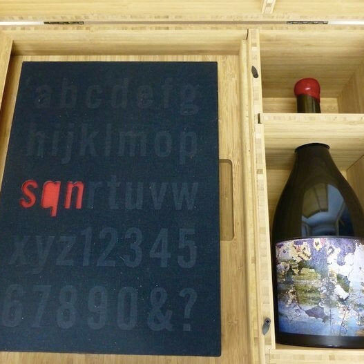 Sine Qua Non, Petite Sirah, The Writing on the Wall 2012 (Limited Edition, presentation case)